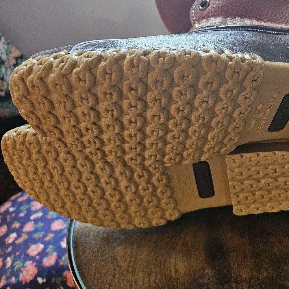 L.L. BEAN Original Shearling Duck Boots - Picture 2 of 7